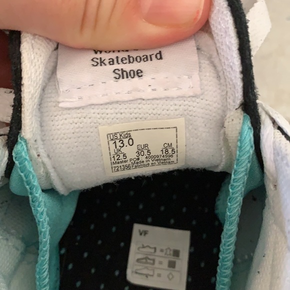 Worn 1  day Vans boys shoes - Picture 4 of 4